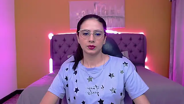 alexaneuer online show from June 2026 01:13:01 PM