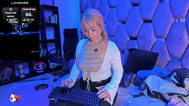 Maky Coss online show from April 2026 01:02:02 PM