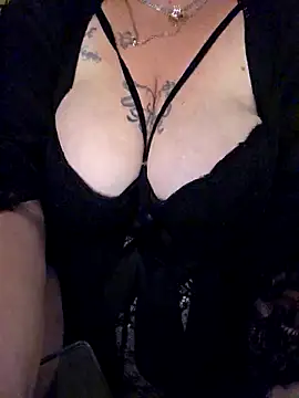 ludderlotta online show from April 2026 10:19:02 PM