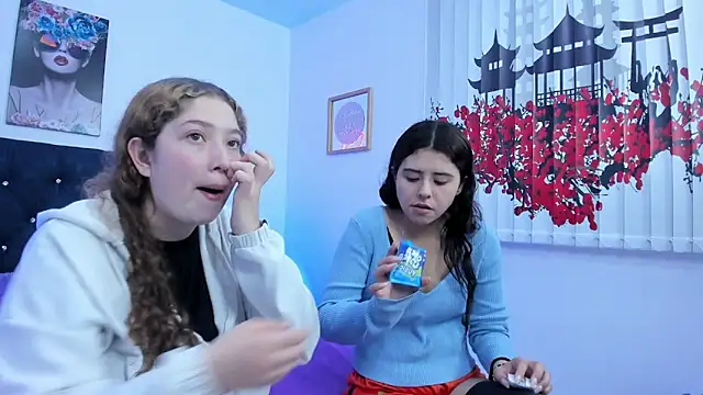 Snapshot of valeria_and_zoe chatting on March 2026 05:20:02 PM valeria and zoe online show from March 2026 05:20:02 PM