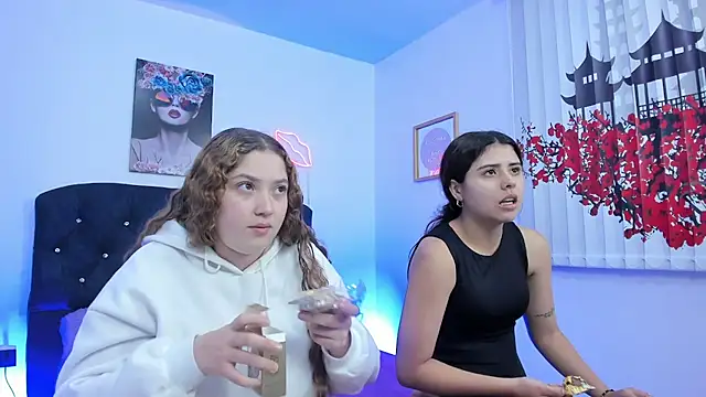 Snapshot of valeria_and_zoe chatting on March 2026 01:37:02 PM valeria and zoe online show from March 2026 01:37:02 PM