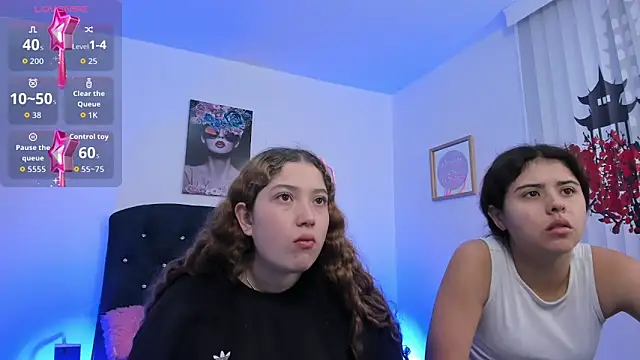 Snapshot of valeria_and_zoe chatting on March 2026 01:44:02 PM valeria and zoe online show from March 2026 01:44:02 PM