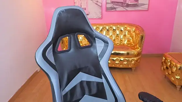 Kristen black T online show from February 2026 07:58:01 PM