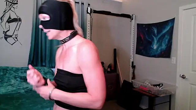 Snapshot of shadowpleasures4u chatting on June 2026 02:21:01 PM shadowpleasures4u online show from June 2026 02:21:01 PM