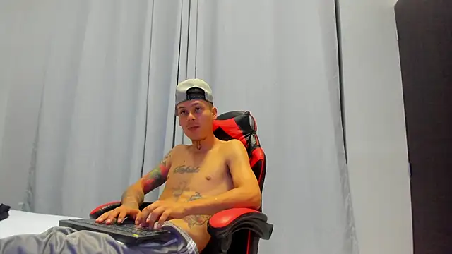 Snapshot of Ethan_Wolfe chatting on March 2026 04:57:01 PM Ethan Wolfe online show from March 2026 04:57:01 PM