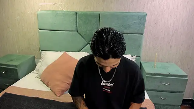 Snapshot of DanteLuxx chatting on March 2026 05:55:02 AM DanteLuxx online show from March 2026 05:55:02 AM