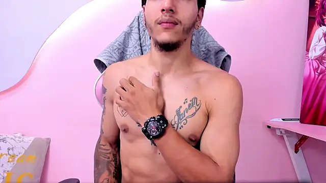 Snapshot of DanteLuxx chatting on April 2026 03:45:02 AM DanteLuxx online show from April 2026 03:45:02 AM