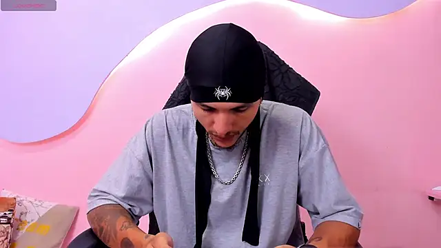 Snapshot of DanteLuxx chatting on April 2026 04:08:02 AM DanteLuxx online show from April 2026 04:08:02 AM