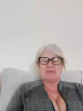 FlirtyFleur-x online show from March 2026 11:43:02 AM