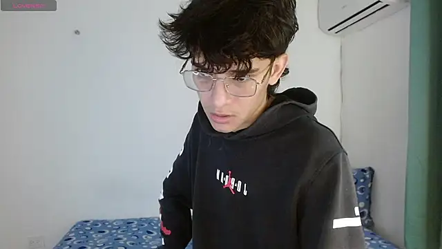 noah millerx online show from May 2026 03:36:01 AM