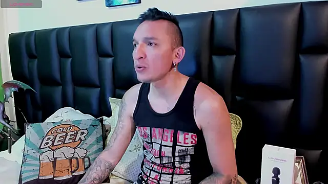 Snapshot of Mike_Waters chatting on April 2026 10:15:01 PM Mike Waters online show from April 2026 10:15:01 PM