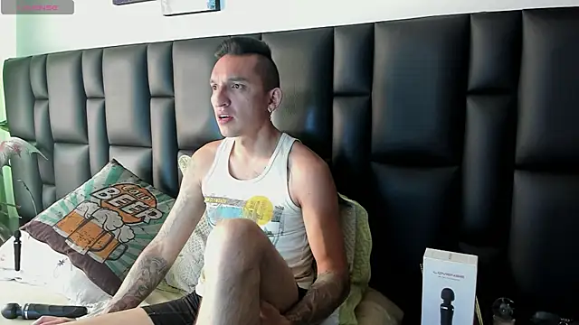 Snapshot of Mike_Waters chatting on April 2026 10:04:01 PM Mike Waters online show from April 2026 10:04:01 PM