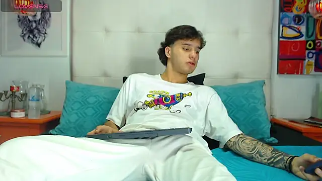 EXCLUSIVE8 online show from March 2026 04:38:02 AM