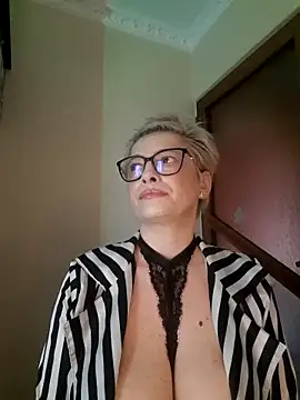 LunaBlaise online show from March 2026 02:10:01 PM