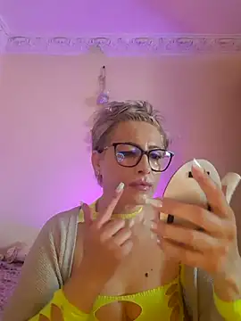 Snapshot of LunaBlaise chatting on May 2026 07:37:01 AM LunaBlaise online show from May 2026 07:37:01 AM
