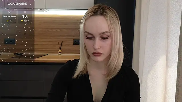 Snapshot of Bella_Villen chatting on June 2026 05:45:02 AM Bella Villen online show from June 2026 05:45:02 AM