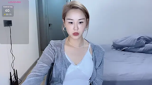 xiaolu-686 online show from April 2026 02:35:01 PM