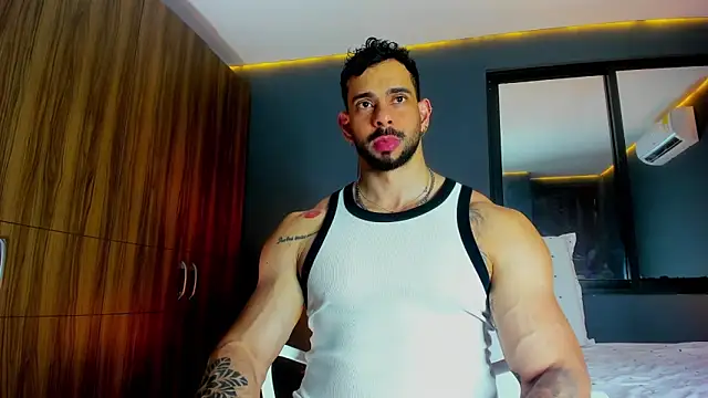 massimo visconti online show from April 2026 02:00:02 AM