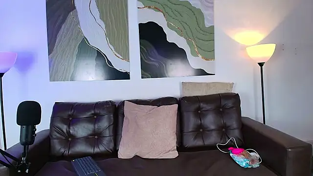 Maii Luna online show from March 2026 03:45:02 AM