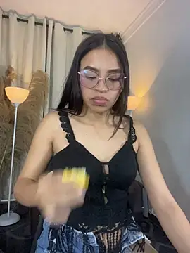 Snapshot of Maii_Luna chatting on July 2026 12:57:02 PM Maii Luna online show from July 2026 12:57:02 PM