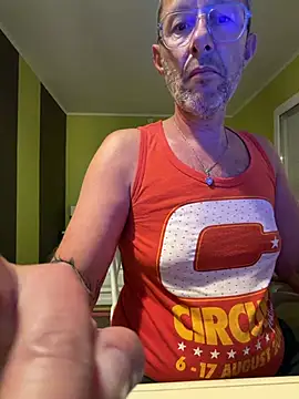 Snapshot of GreedY19100 chatting on June 2026 11:41:01 AM GreedY19100 online show from June 2026 11:41:01 AM