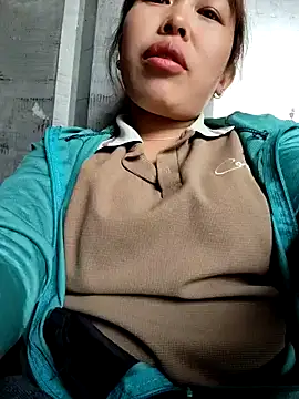 Snapshot of MiuNazz chatting on March 2026 05:04:02 AM MiuNazz online show from March 2026 05:04:02 AM