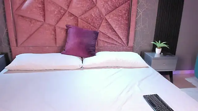 Cristal    online show from March 2026 12:35:02 PM