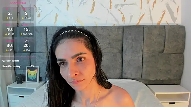Snapshot of Samantha_Velle chatting on May 2026 02:16:01 AM Samantha Velle online show from May 2026 02:16:01 AM