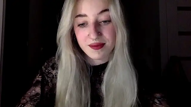 Snapshot of EmmyWet chatting on March 2026 09:00:01 PM EmmyWet online show from March 2026 09:00:01 PM