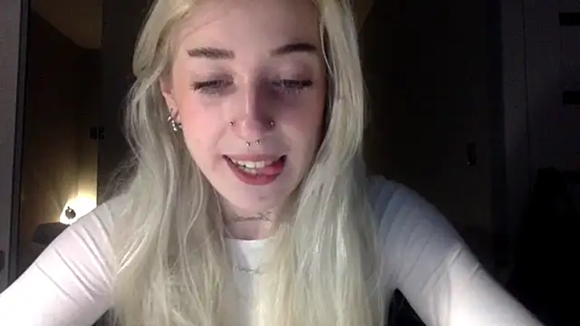 Snapshot of EmmyWet chatting on March 2026 07:51:02 PM EmmyWet online show from March 2026 07:51:02 PM