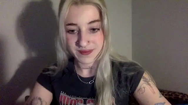 Snapshot of EmmyWet chatting on March 2026 07:30:01 PM EmmyWet online show from March 2026 07:30:01 PM