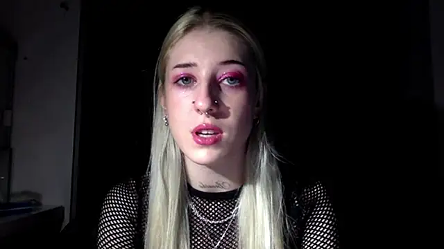 Snapshot of EmmyWet chatting on March 2026 08:23:01 PM EmmyWet online show from March 2026 08:23:01 PM