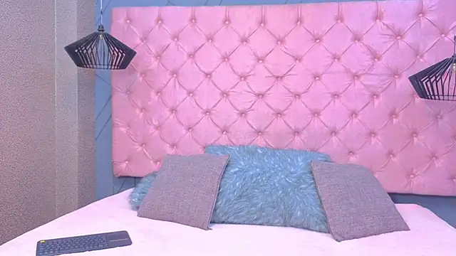 Snapshot of SARA_HORNY- chatting on April 2026 03:17:01 AM SARA HORNY- online show from April 2026 03:17:01 AM