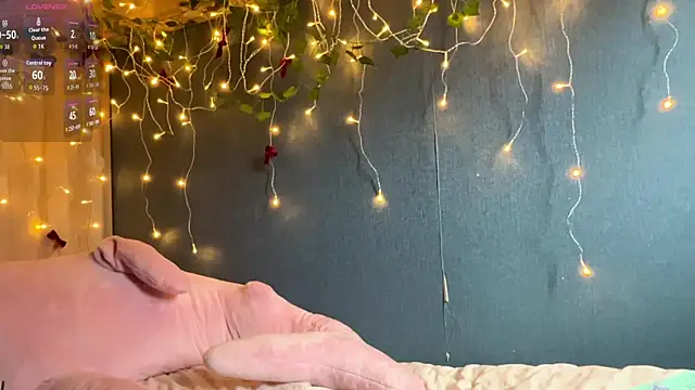 AueshaSimon online show from April 2026 05:04:02 AM