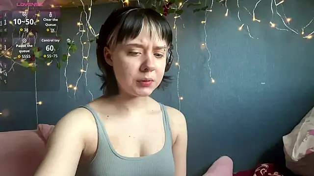 AueshaSimon online show from April 2026 05:14:01 AM