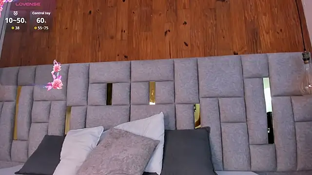 Snapshot of camilaa_smith_ chatting on March 2026 08:42:01 PM camilaa smith online show from March 2026 08:42:01 PM