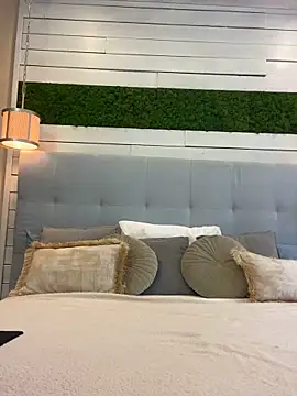 SweettLunaa online show from March 2026 10:04:01 AM