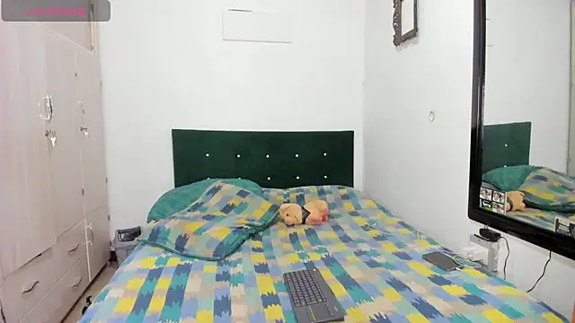 Snapshot of Jean_And_PaulXL chatting on March 2026 11:16:01 PM Jean And PaulXL online show from March 2026 11:16:01 PM