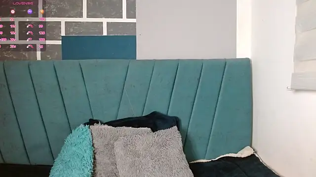 Snapshot of Sweet_kitty_05 chatting on April 2026 12:52:02 AM Sweet kitty 05 online show from April 2026 12:52:02 AM