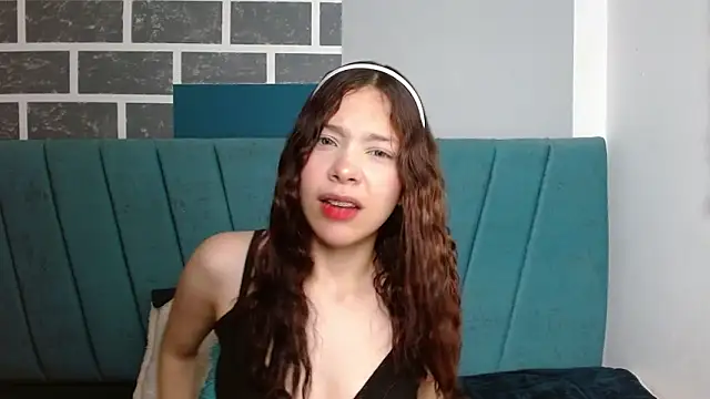 Snapshot of Sweet_kitty_05 chatting on April 2026 12:50:02 AM Sweet kitty 05 online show from April 2026 12:50:02 AM