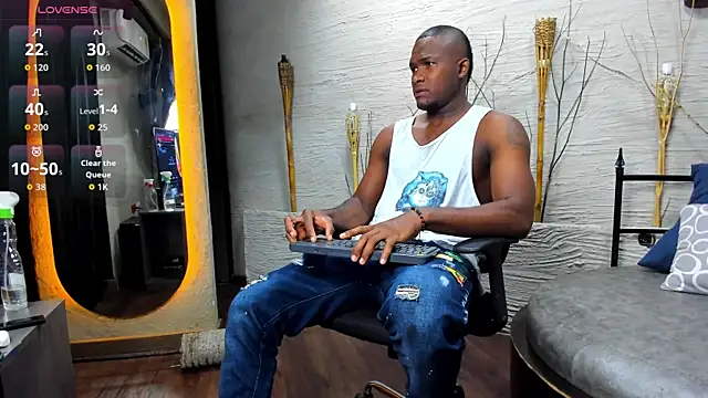 Snapshot of DarianWill18 chatting on March 2026 03:08:02 AM DarianWill18 online show from March 2026 03:08:02 AM