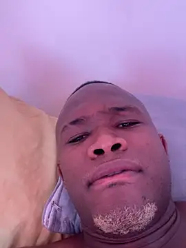 Snapshot of DarianWill18 chatting on April 2026 04:26:02 PM DarianWill18 online show from April 2026 04:26:02 PM