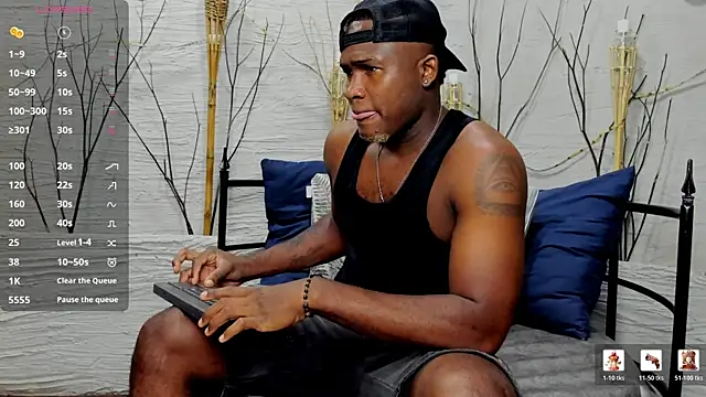 Snapshot of DarianWill18 chatting on April 2026 03:07:01 AM DarianWill18 online show from April 2026 03:07:01 AM