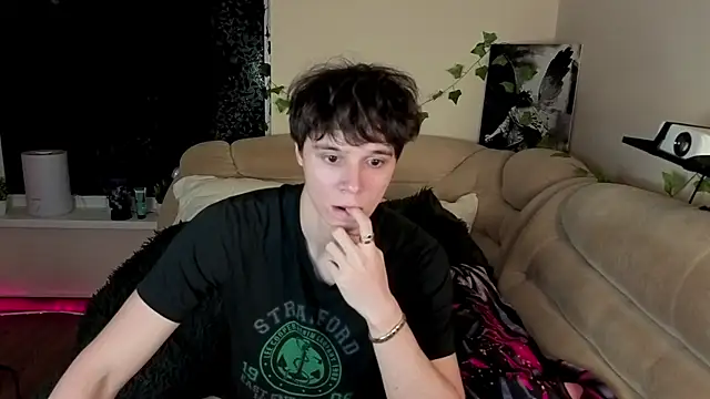 Snapshot of AnthonyCuutie chatting on April 2026 05:54:01 PM AnthonyCuutie online show from April 2026 05:54:01 PM