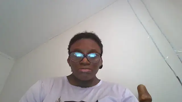 Snapshot of SexyGemBeauty chatting on June 2026 05:33:02 PM SexyGemBeauty online show from June 2026 05:33:02 PM