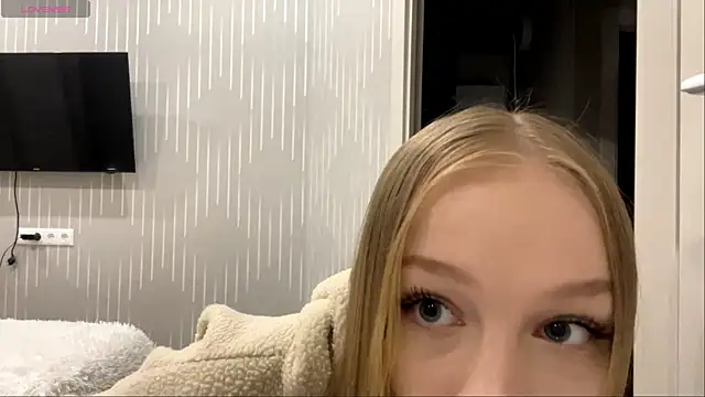 Snapshot of Anika_Socutehe chatting on May 2026 10:05:01 PM Anika Socutehe online show from May 2026 10:05:01 PM