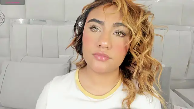 Snapshot of angueljonnes chatting on March 2026 04:30:02 AM angueljonnes online show from March 2026 04:30:02 AM