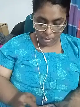 Snapshot of deepika-mallus chatting on June 2026 06:53:02 PM deepika-mallus online show from June 2026 06:53:02 PM