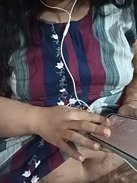 Snapshot of deepika-mallus chatting on July 2026 07:17:01 PM deepika-mallus online show from July 2026 07:17:01 PM