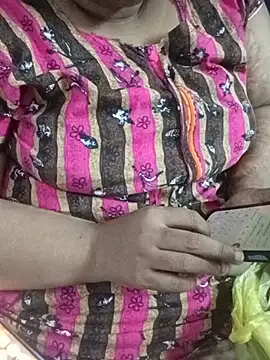 Snapshot of deepika-mallus chatting on July 2026 06:39:02 PM deepika-mallus online show from July 2026 06:39:02 PM